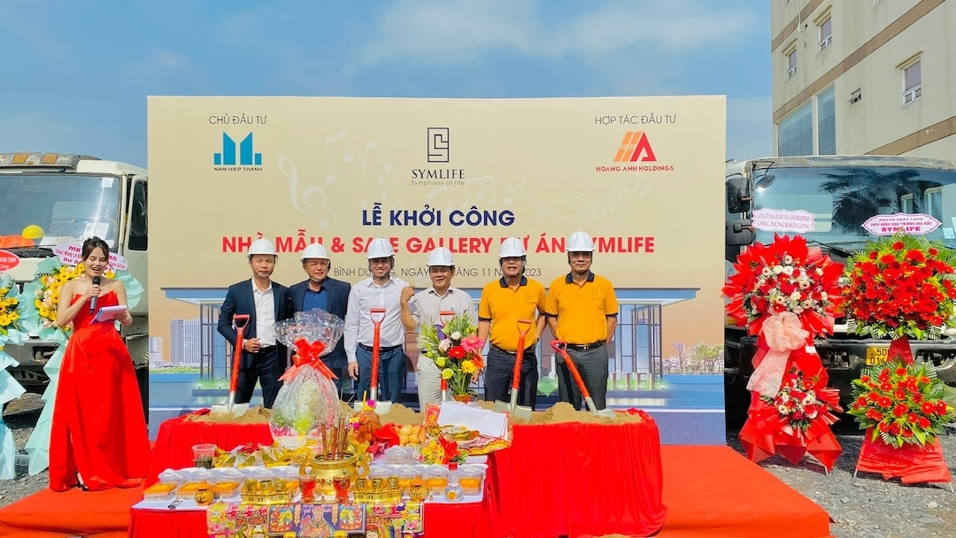 Khởi công nhà mẫu Symlife